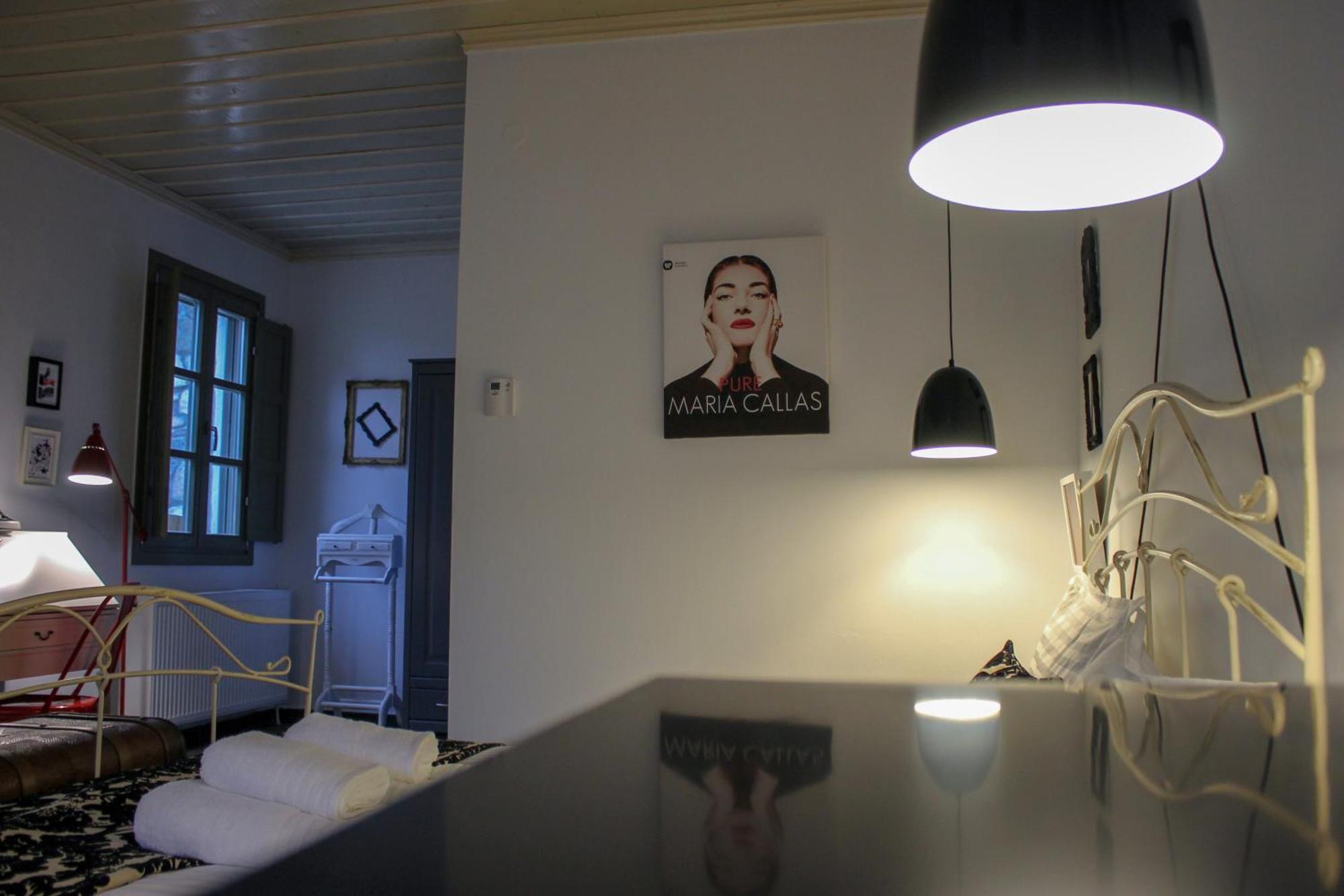 Oikies Art Rooms Ángistron Esterno foto